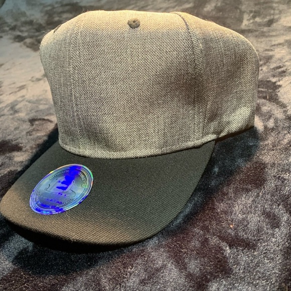 💛 Grey/Black Unisex Snapback Ballcap - Picture 4 of 16